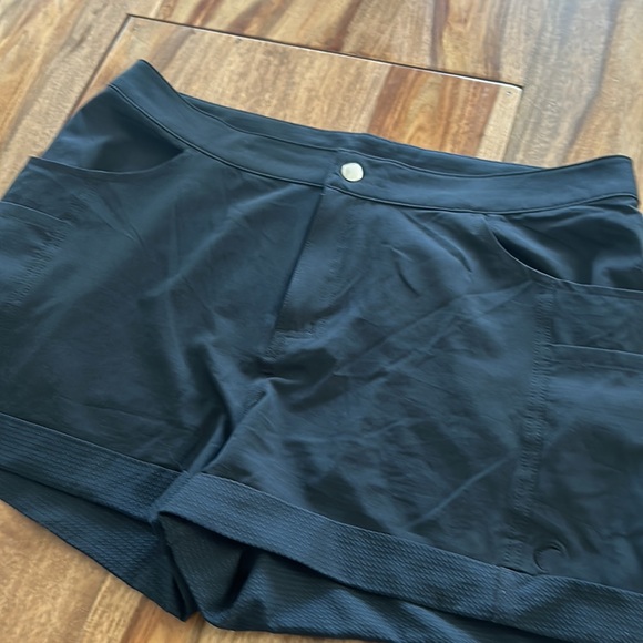 Zyia shorts XL - Picture 2 of 3